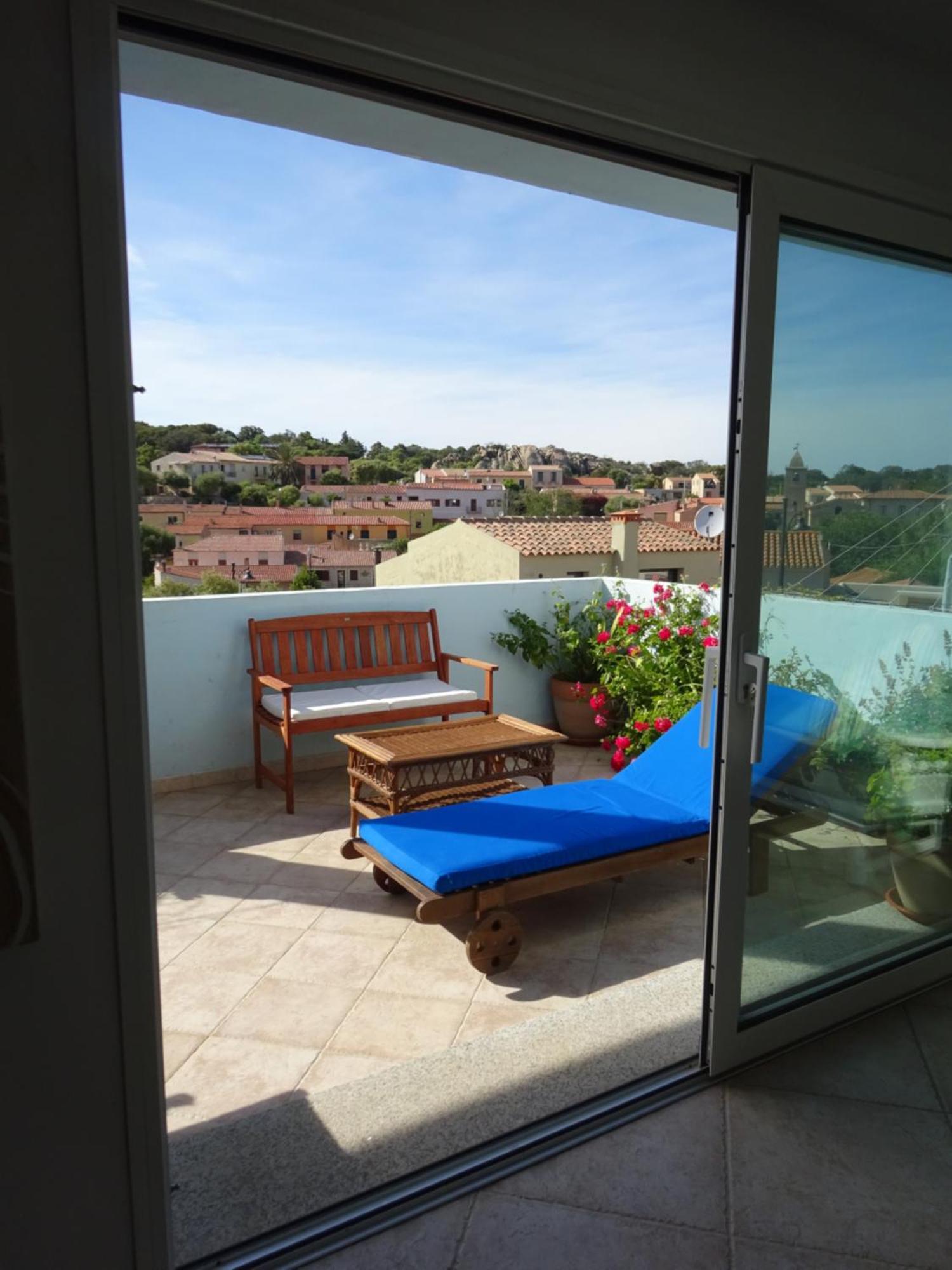 White - San Pantaleo Apartment Exterior photo