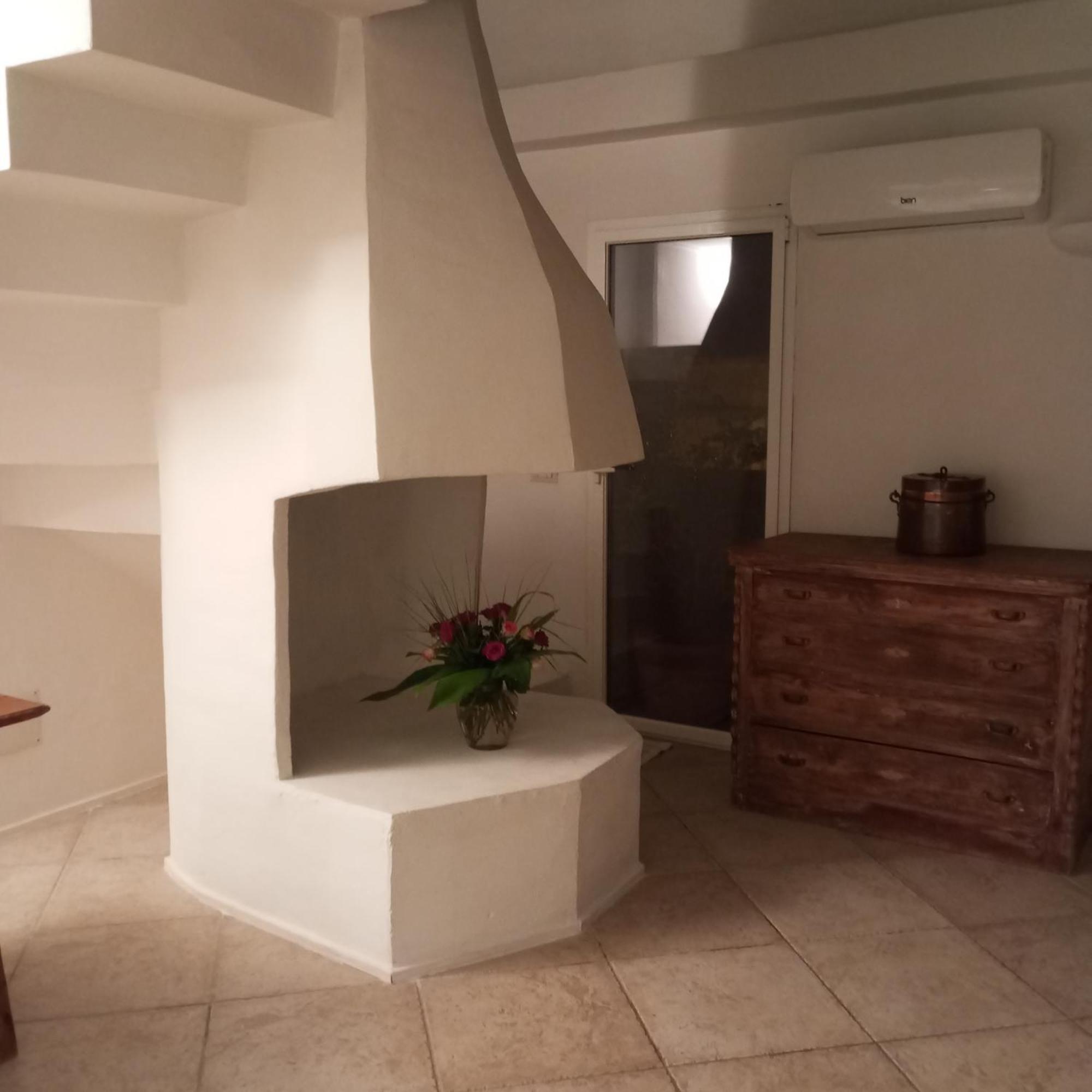 White - San Pantaleo Apartment Exterior photo